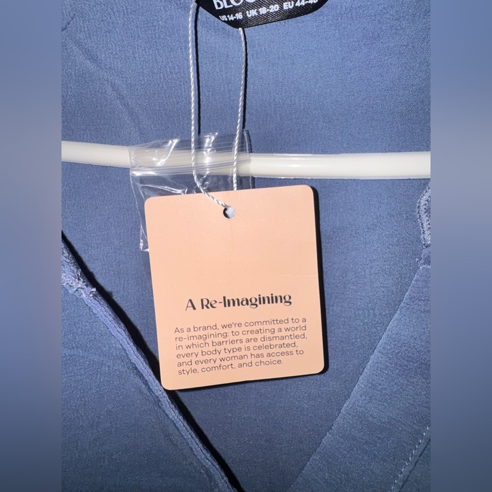 NWT BLOOMCHIC Women’s Navy Blue Button-Front Blouse Size 14-16 - Picture 4 of 11